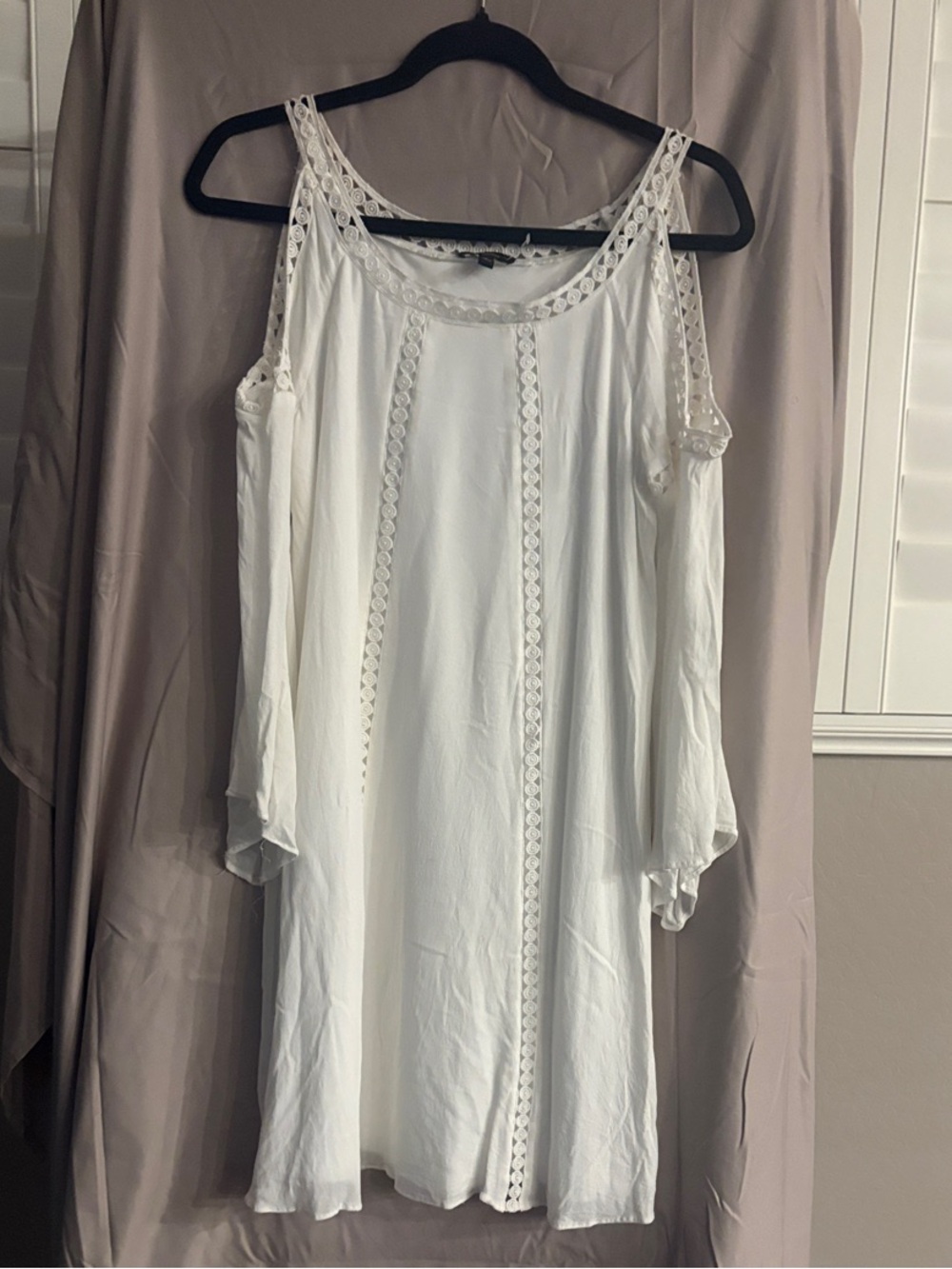 Cupio White Cold-Shoulder Crochet-Trim Tunic